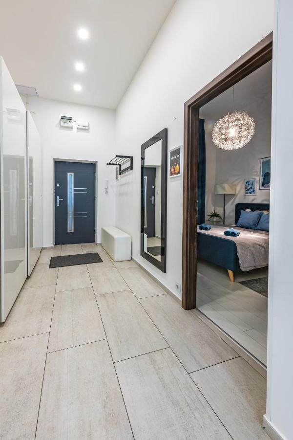 Luxury Nova Home Next To The New York Cafe بودابست المظهر الخارجي الصورة