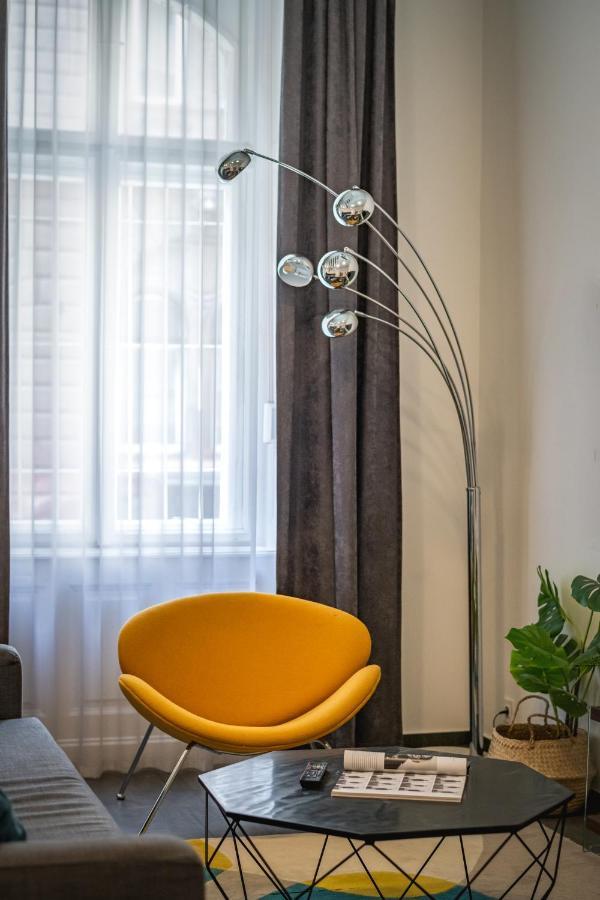 Luxury Nova Home Next To The New York Cafe بودابست المظهر الخارجي الصورة