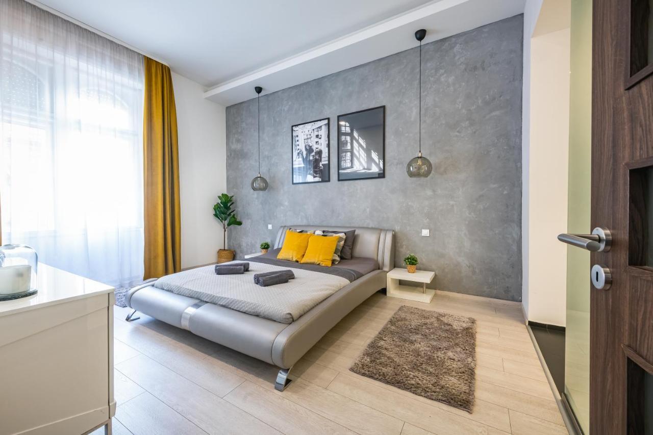 Luxury Nova Home Next To The New York Cafe بودابست المظهر الخارجي الصورة