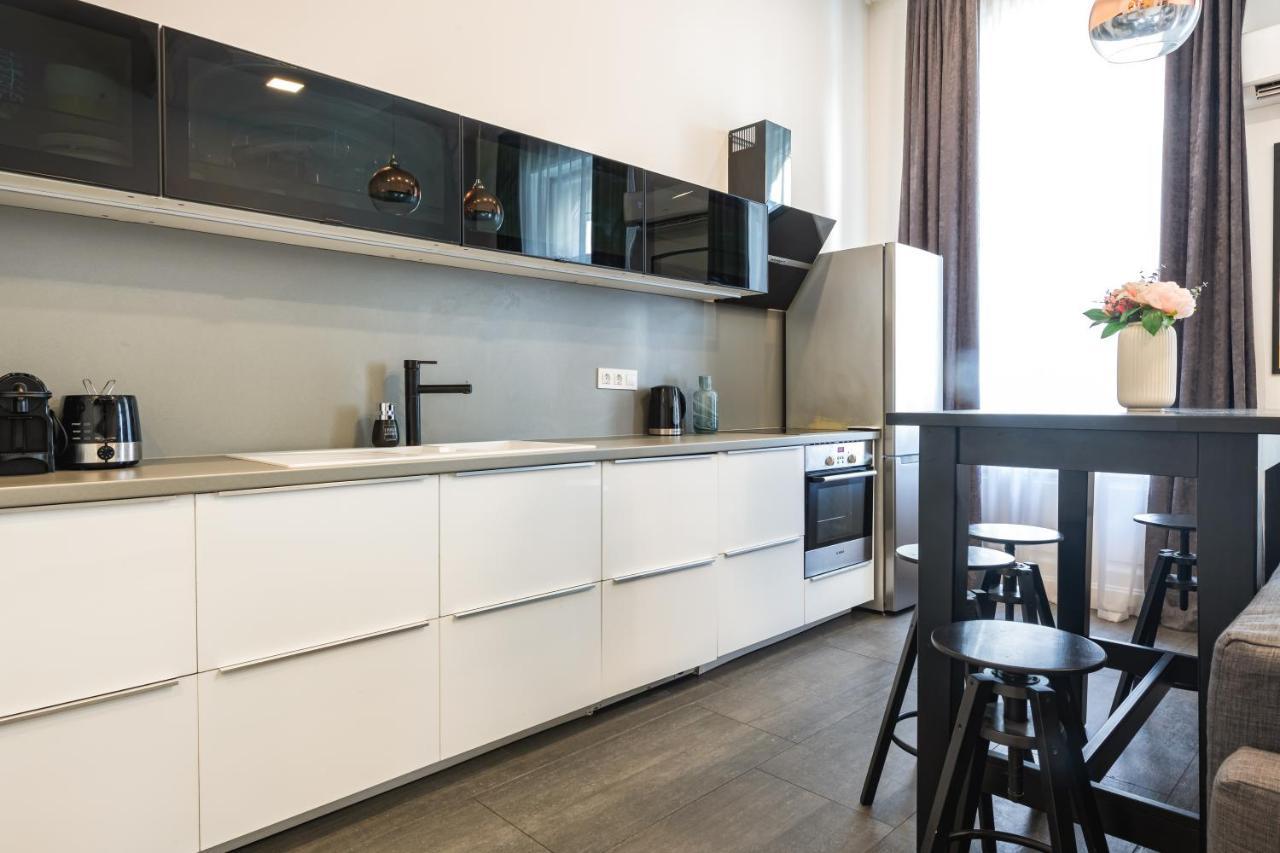 Luxury Nova Home Next To The New York Cafe بودابست المظهر الخارجي الصورة