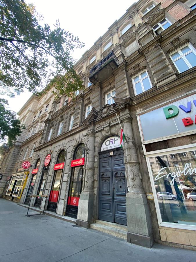 Luxury Nova Home Next To The New York Cafe بودابست المظهر الخارجي الصورة